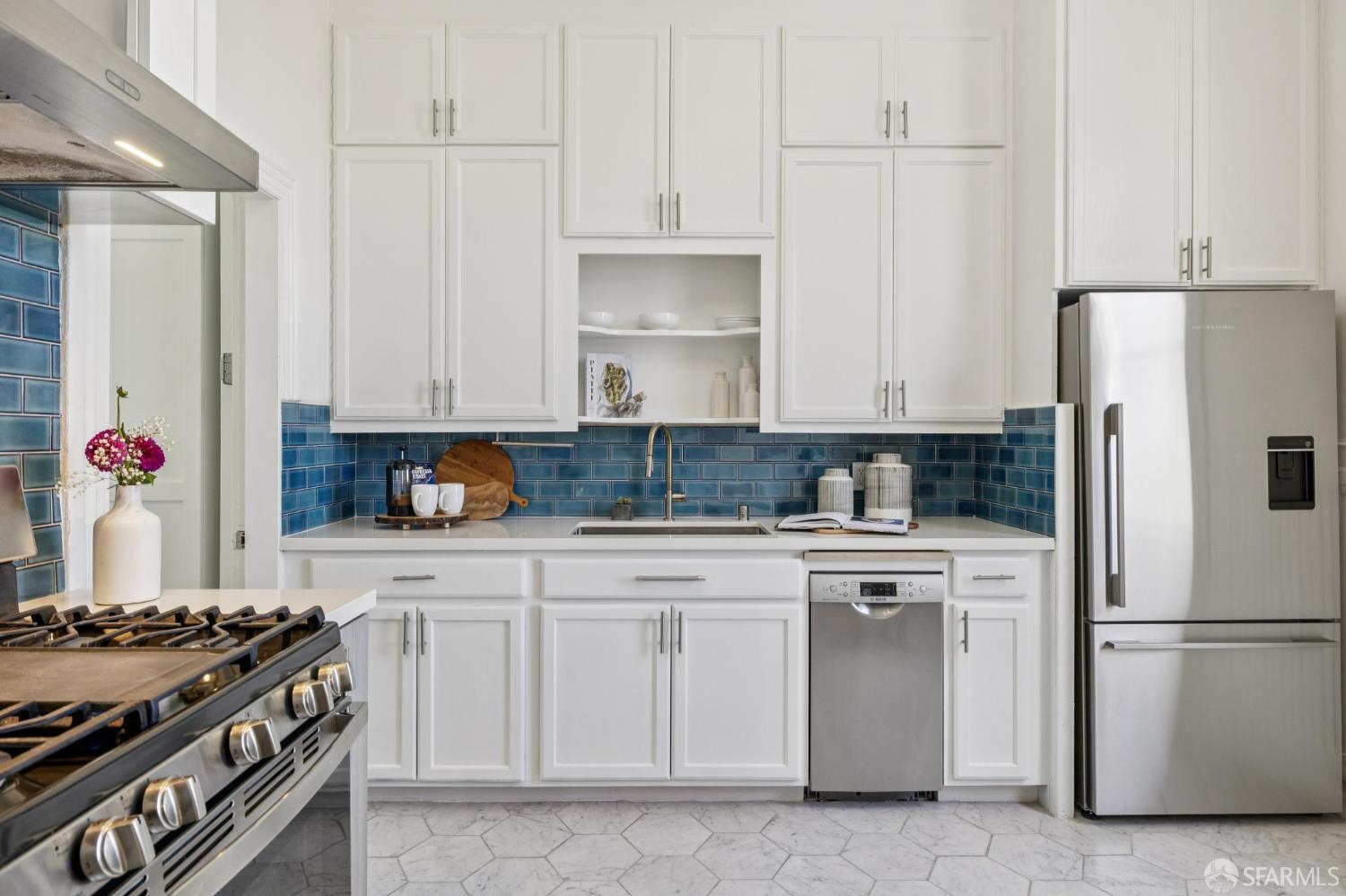 Detail Gallery Image 15 of 40 For 1161 Church St, San Francisco,  CA 94114 - 2 Beds | 1 Baths