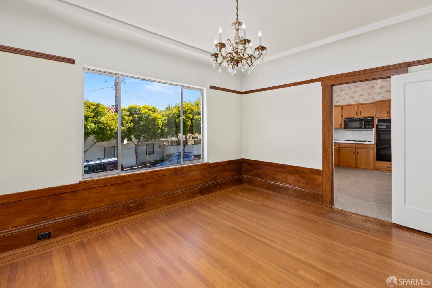 Detail Gallery Image 9 of 98 For 84 Goettingen St, San Francisco,  CA 94134 - 3 Beds | 2 Baths