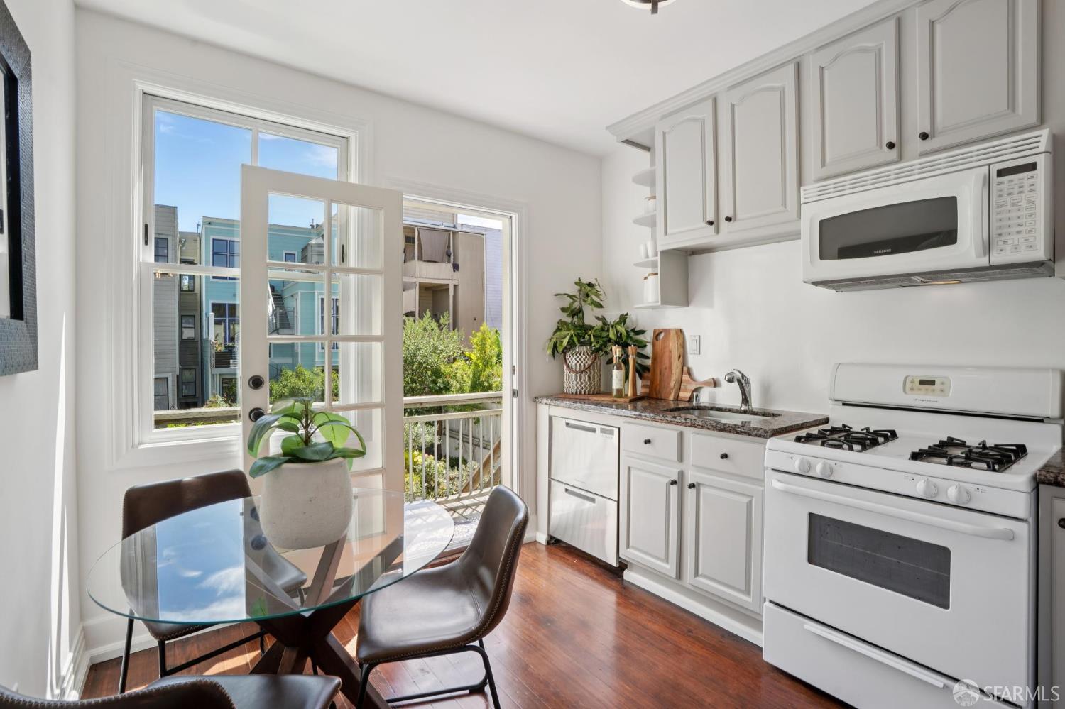 Detail Gallery Image 9 of 30 For 49 Liberty St #2,  San Francisco,  CA 94110 - 1 Beds | 1 Baths