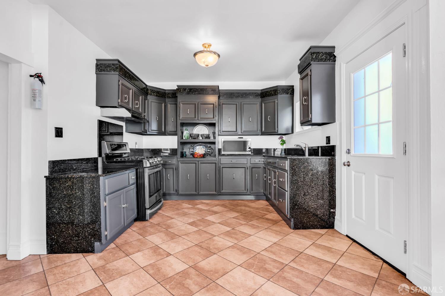 Detail Gallery Image 10 of 44 For 201 Congdon St, San Francisco,  CA 94112 - 5 Beds | 2 Baths