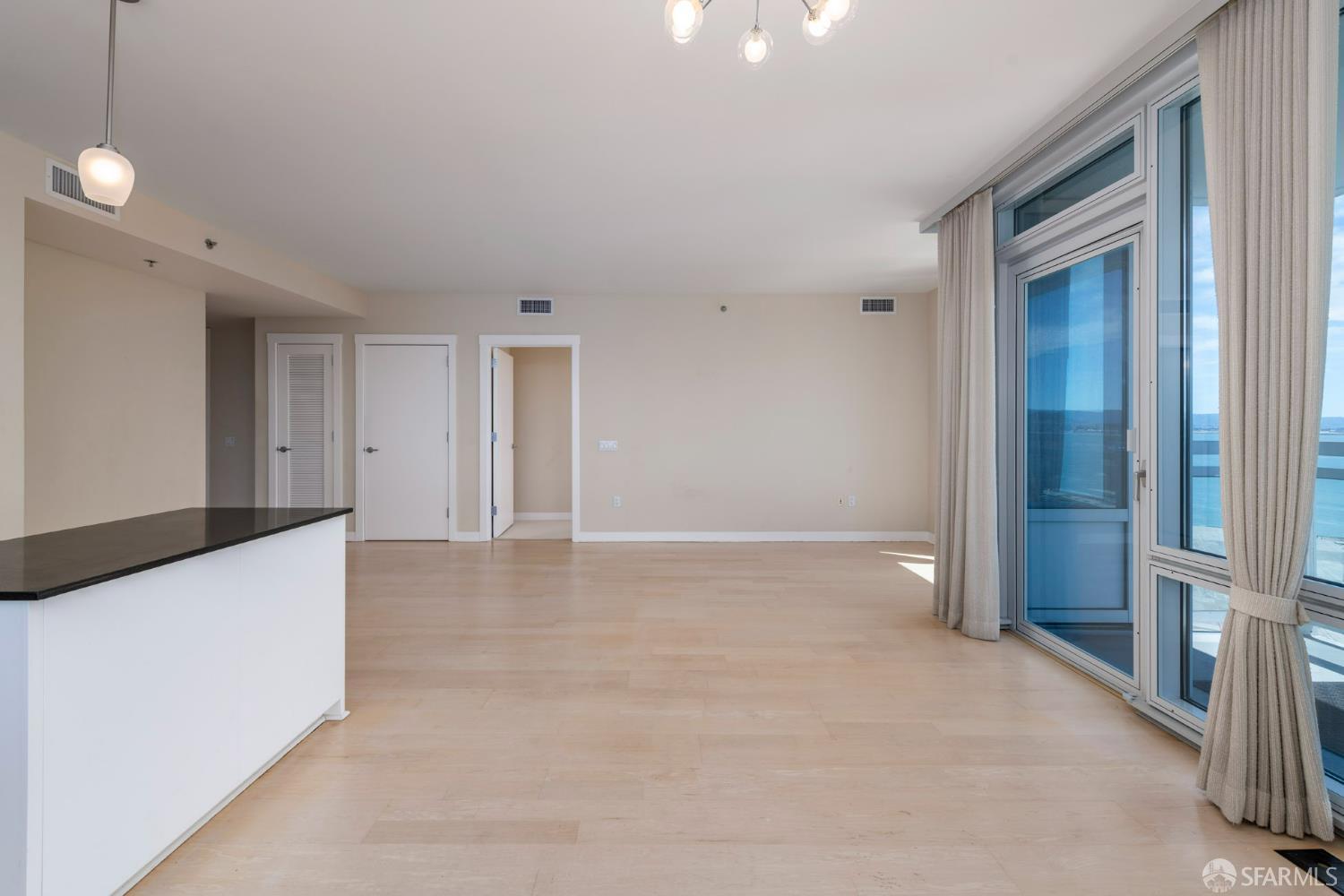 Detail Gallery Image 10 of 34 For 501 Beale St 20g,  San Francisco,  CA 94105 - 3 Beds | 2 Baths