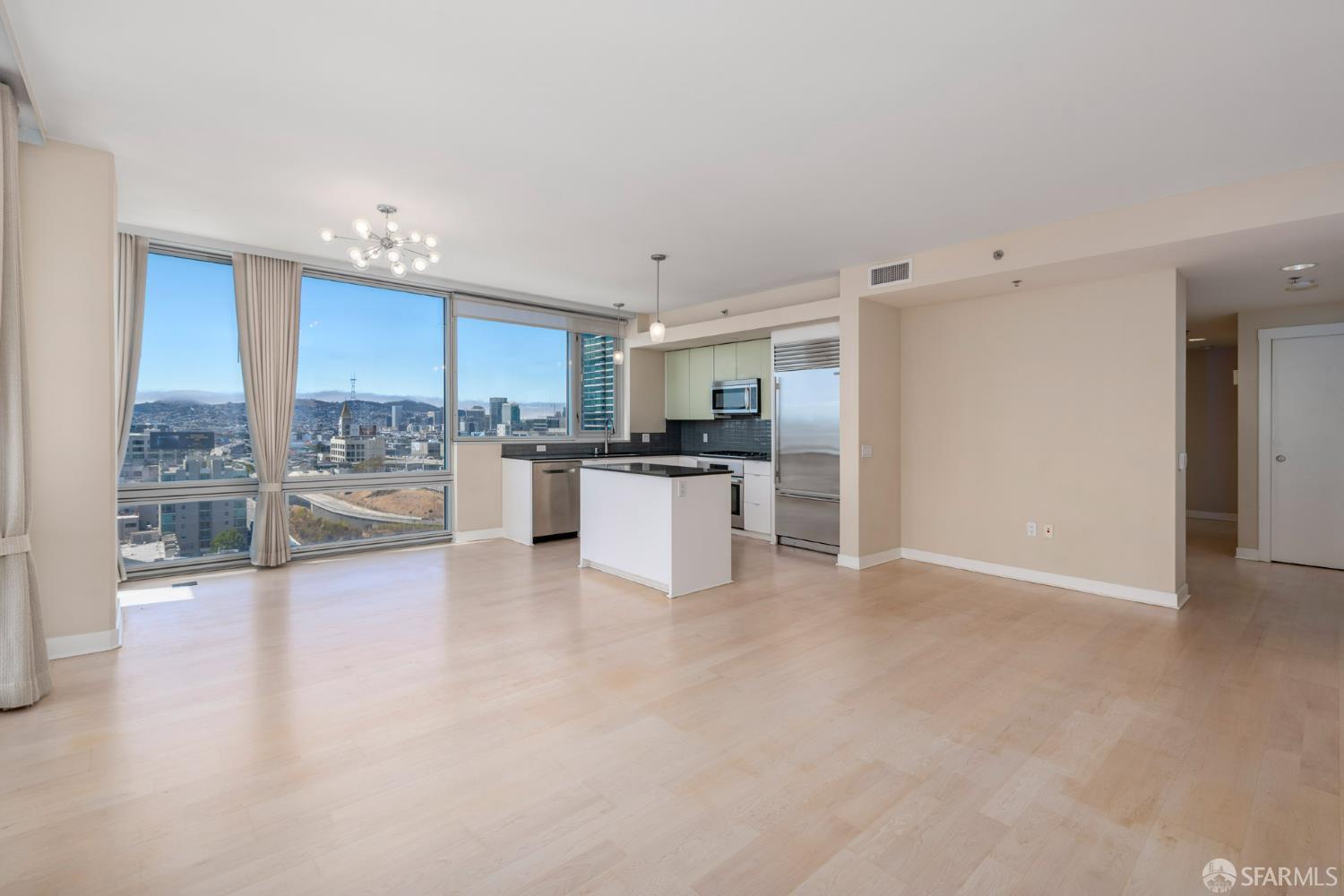 Detail Gallery Image 3 of 34 For 501 Beale St 20g,  San Francisco,  CA 94105 - 3 Beds | 2 Baths