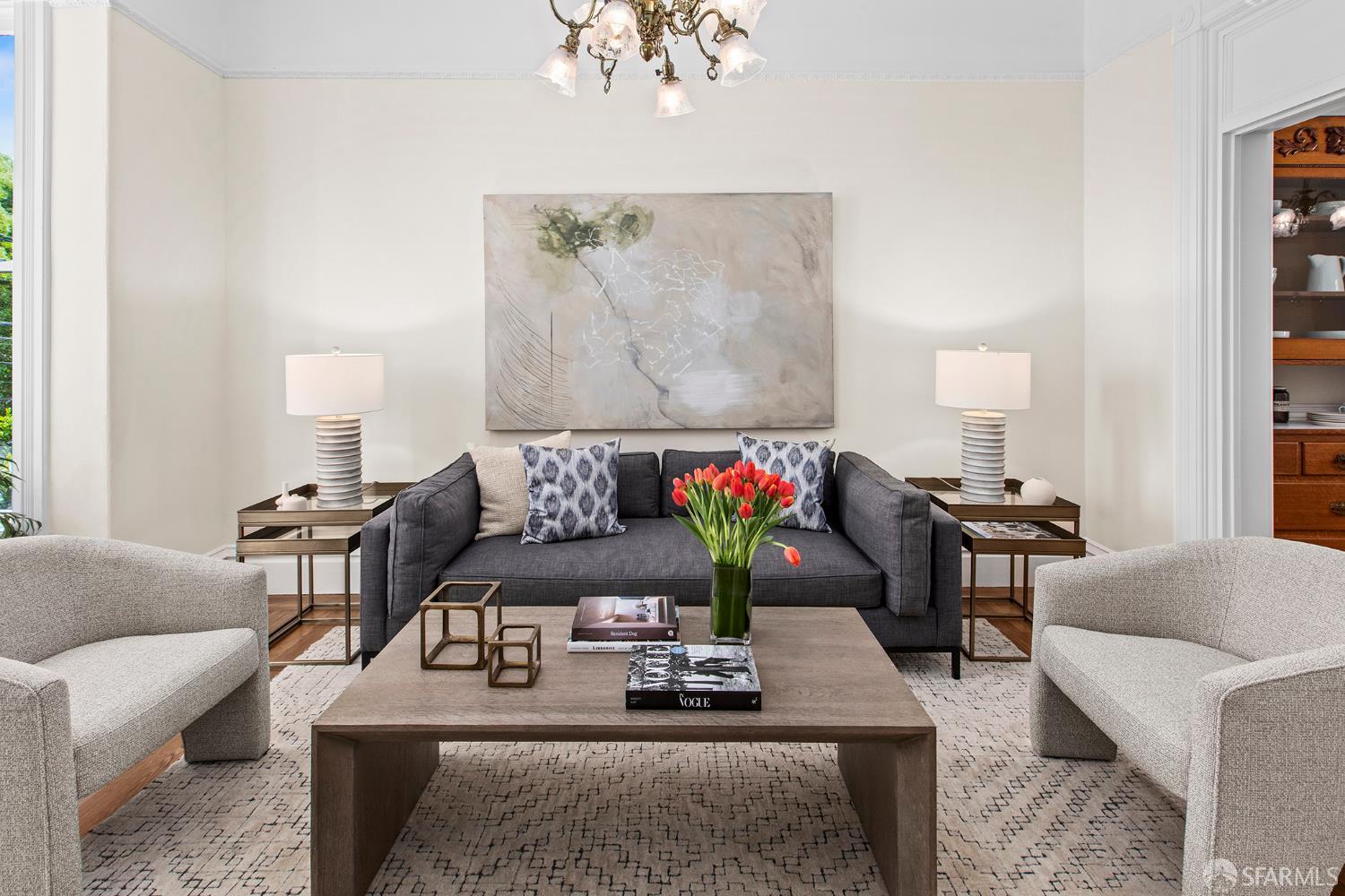 Detail Gallery Image 3 of 23 For 2207 Broderick St, San Francisco,  CA 94115 - 2 Beds | 1/1 Baths