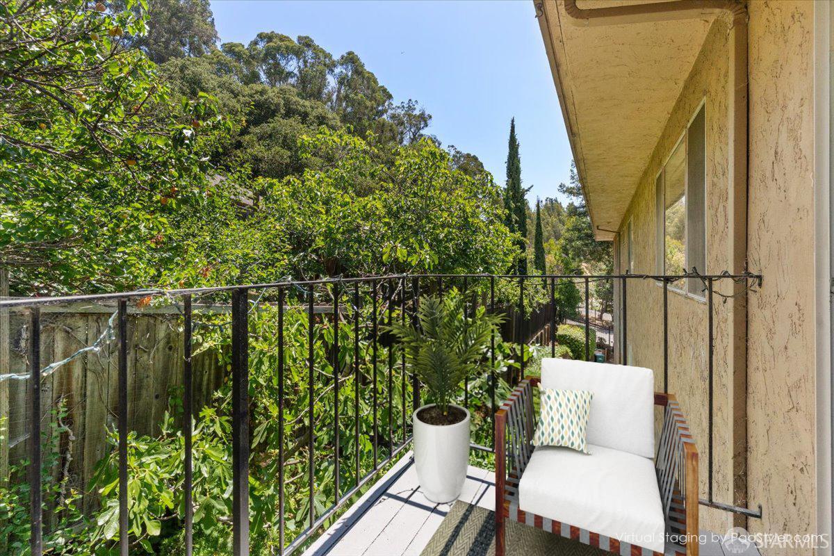 Detail Gallery Image 10 of 40 For 7620 Mountain Blvd #12,  Oakland,  CA 94605 - 2 Beds | 2 Baths