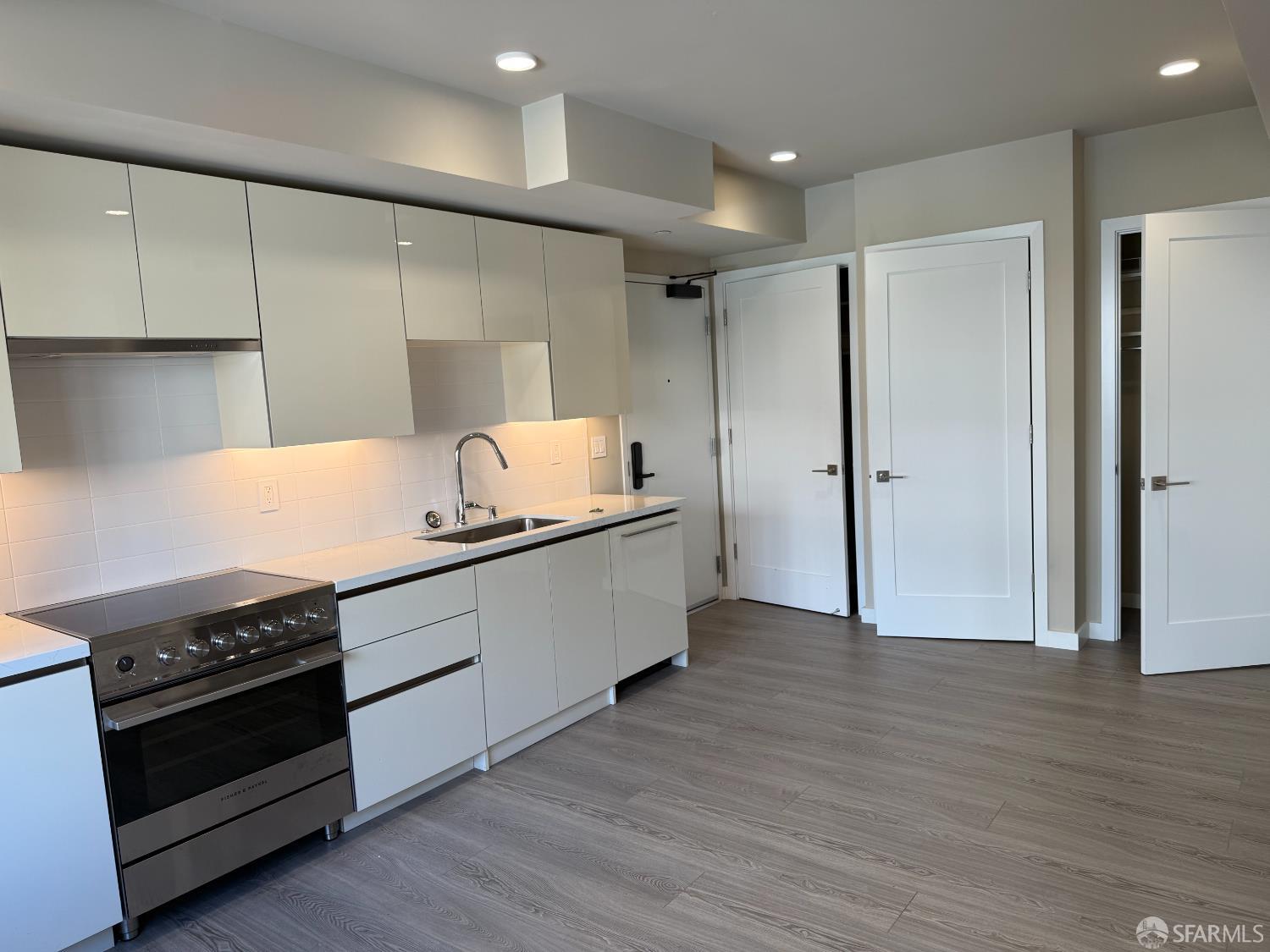 Detail Gallery Image 3 of 16 For 1603 15th St #201,  San Francisco,  CA 94103 - 2 Beds | 1 Baths