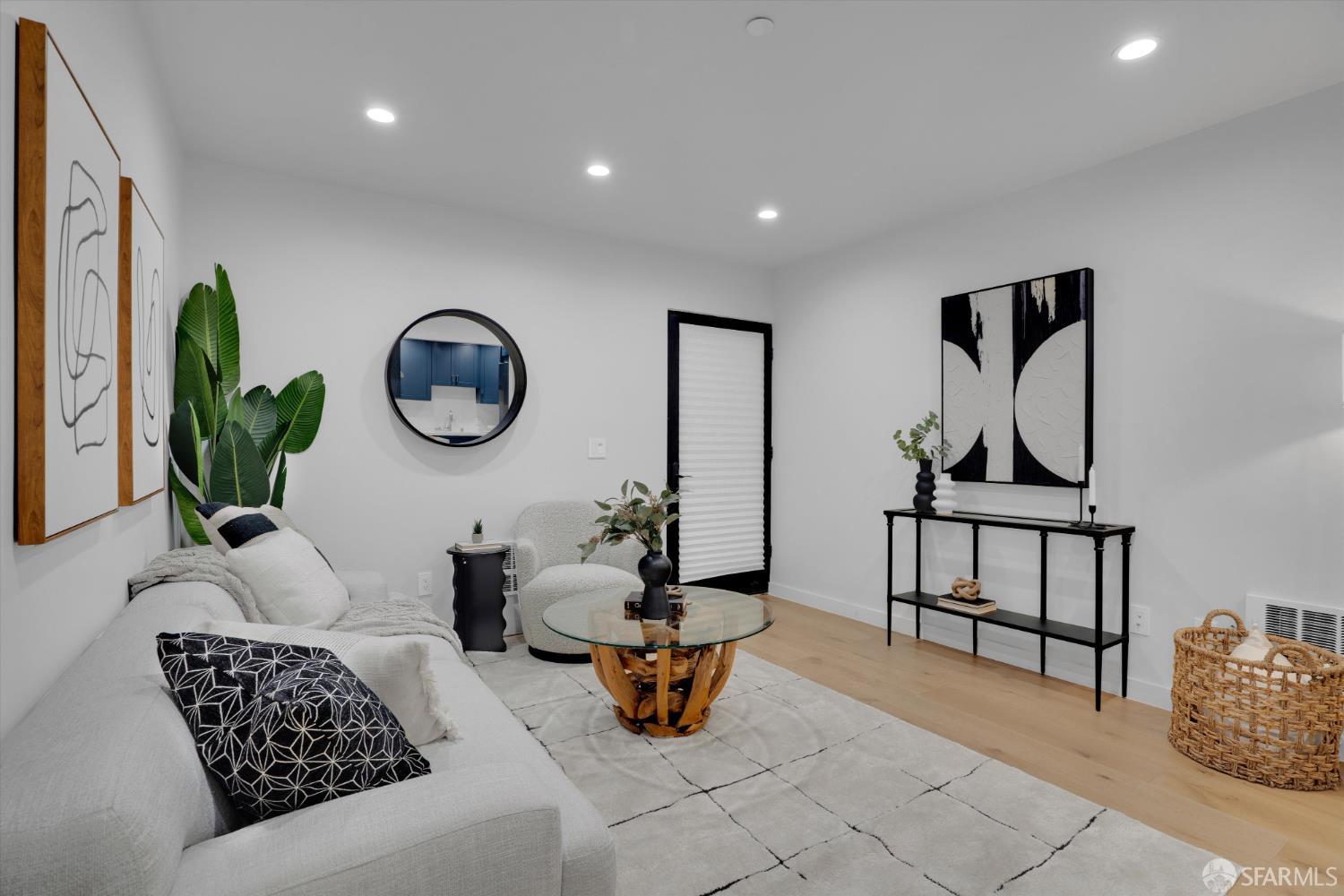 Detail Gallery Image 5 of 17 For 3443 20th St #B,  San Francisco,  CA 94110 - 1 Beds | 1 Baths