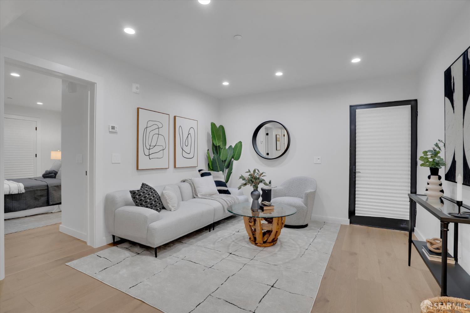 Detail Gallery Image 4 of 17 For 3443 20th St #B,  San Francisco,  CA 94110 - 1 Beds | 1 Baths