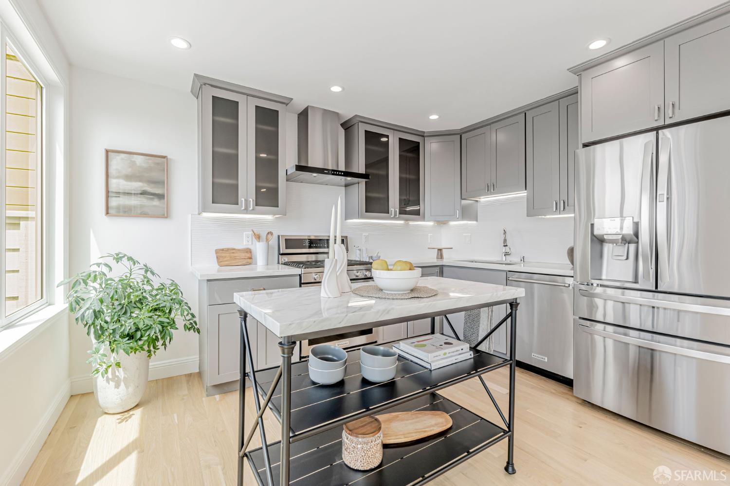 Detail Gallery Image 13 of 69 For 2263 42nd Ave, San Francisco,  CA 94116 - 4 Beds | 4 Baths