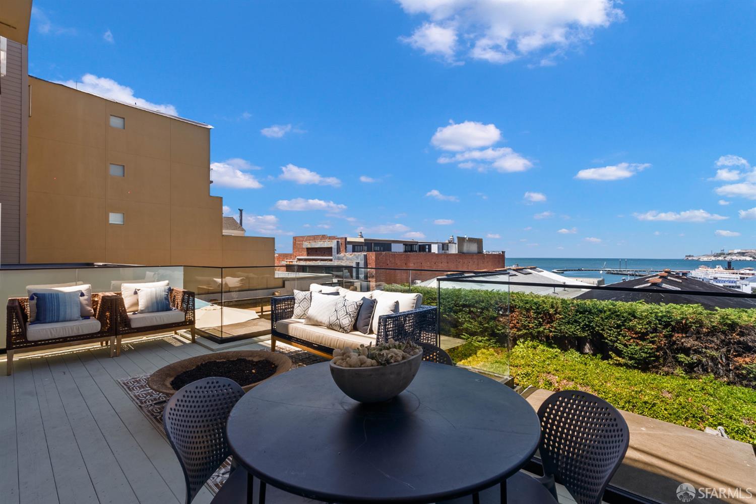 Detail Gallery Image 16 of 82 For 844 North Point St, San Francisco,  CA 94109 - 2 Beds | 2 Baths