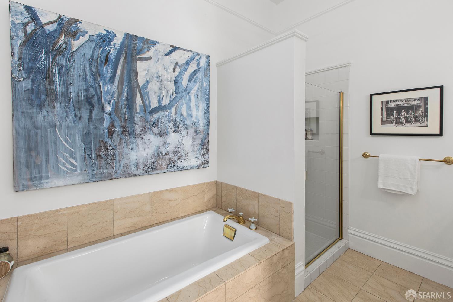 Detail Gallery Image 13 of 23 For 2207 Broderick St, San Francisco,  CA 94115 - 2 Beds | 1/1 Baths