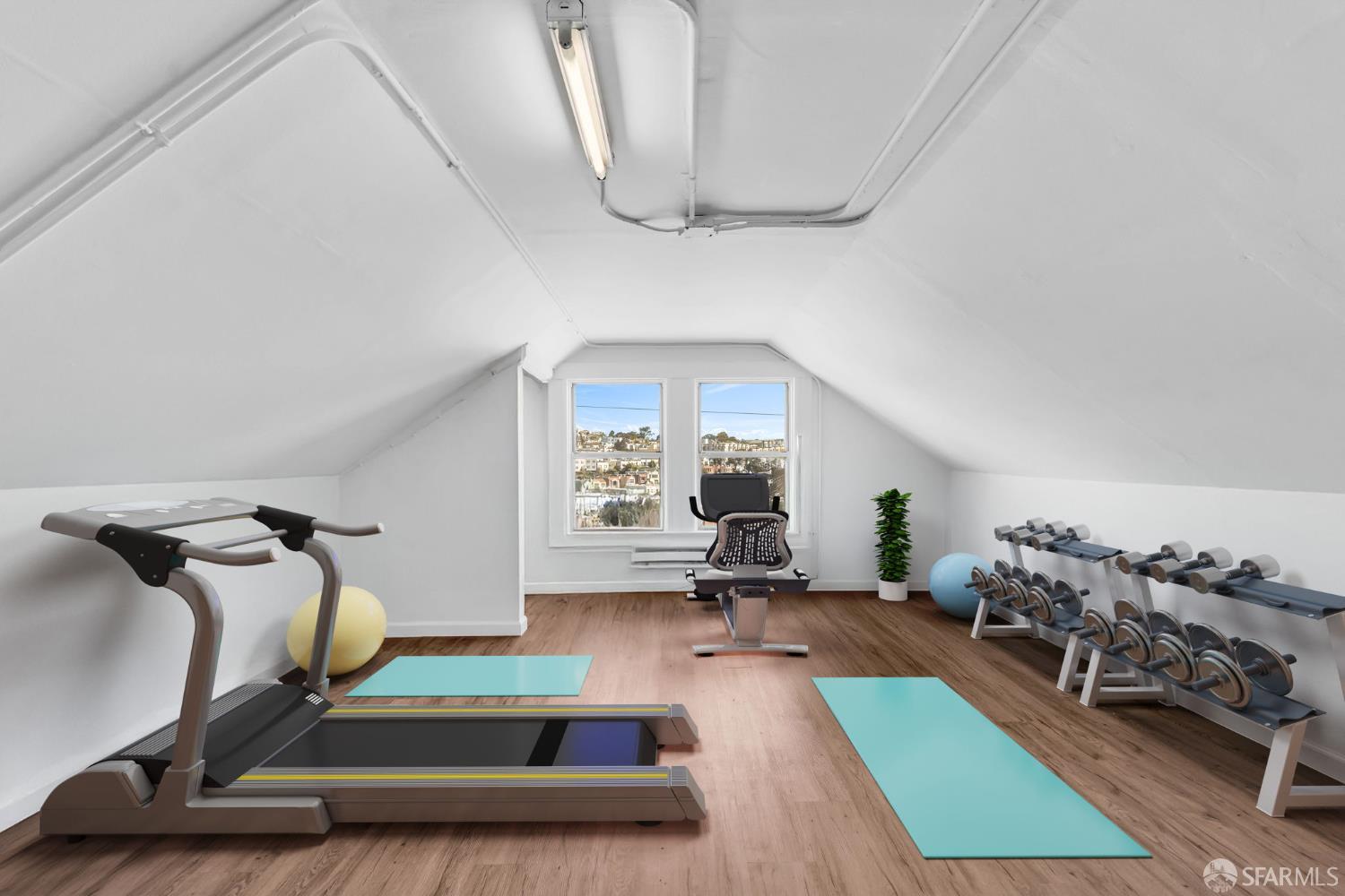 Detail Gallery Image 16 of 44 For 201 Congdon St, San Francisco,  CA 94112 - 5 Beds | 2 Baths