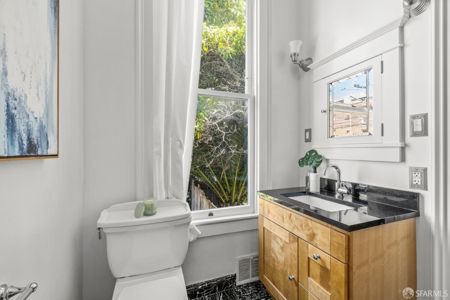 Detail Gallery Image 8 of 15 For 2603 23rd St, San Francisco,  CA 94110 - 3 Beds | 1 Baths