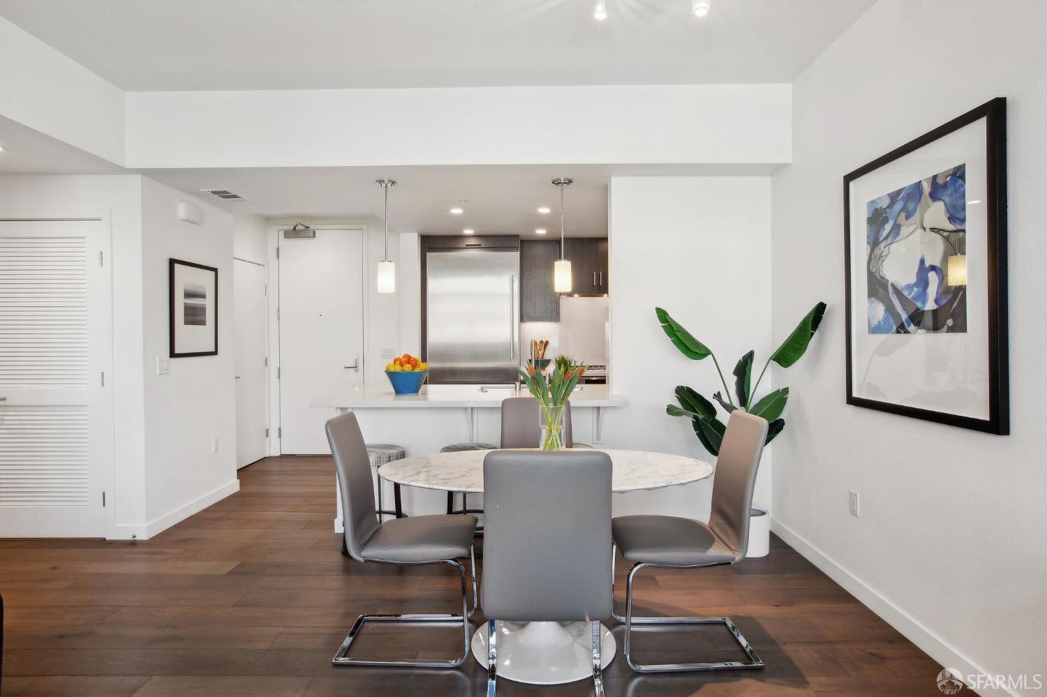 Photo #3: 425064355 Listing 