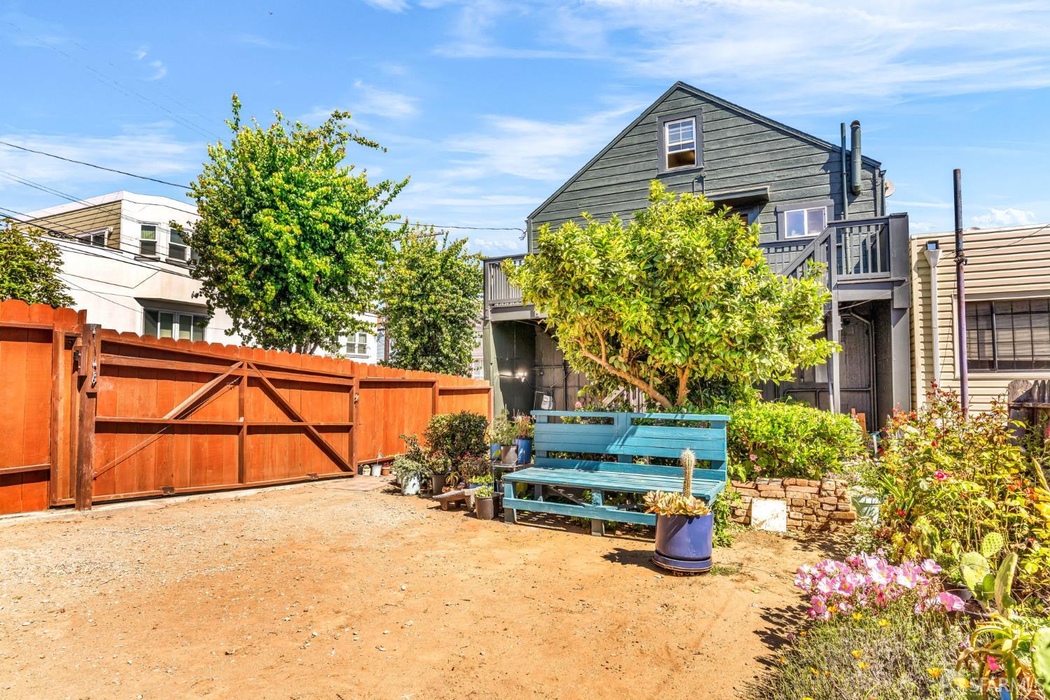 Detail Gallery Image 25 of 44 For 201 Congdon St, San Francisco,  CA 94112 - 5 Beds | 2 Baths