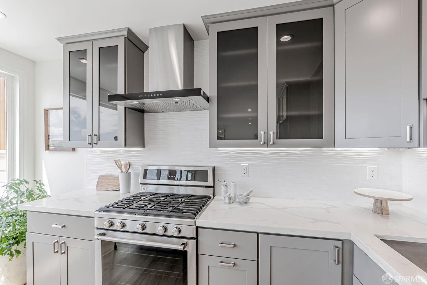 Detail Gallery Image 16 of 69 For 2263 42nd Ave, San Francisco,  CA 94116 - 4 Beds | 4 Baths