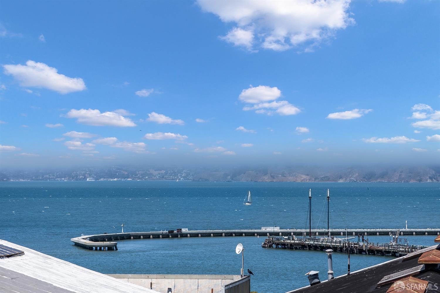 Detail Gallery Image 3 of 82 For 844 North Point St, San Francisco,  CA 94109 - 2 Beds | 2 Baths