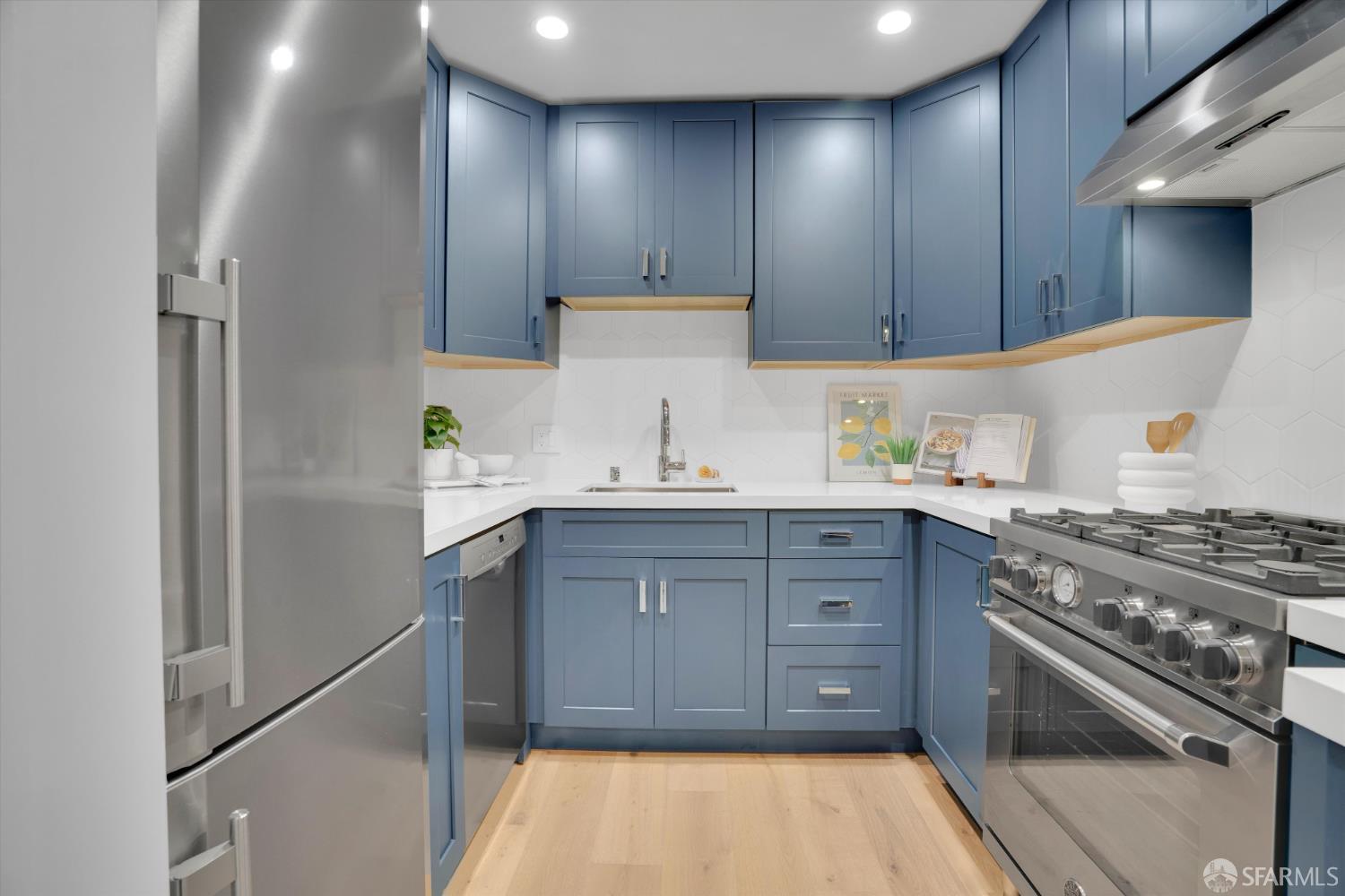 Detail Gallery Image 2 of 17 For 3443 20th St #B,  San Francisco,  CA 94110 - 1 Beds | 1 Baths