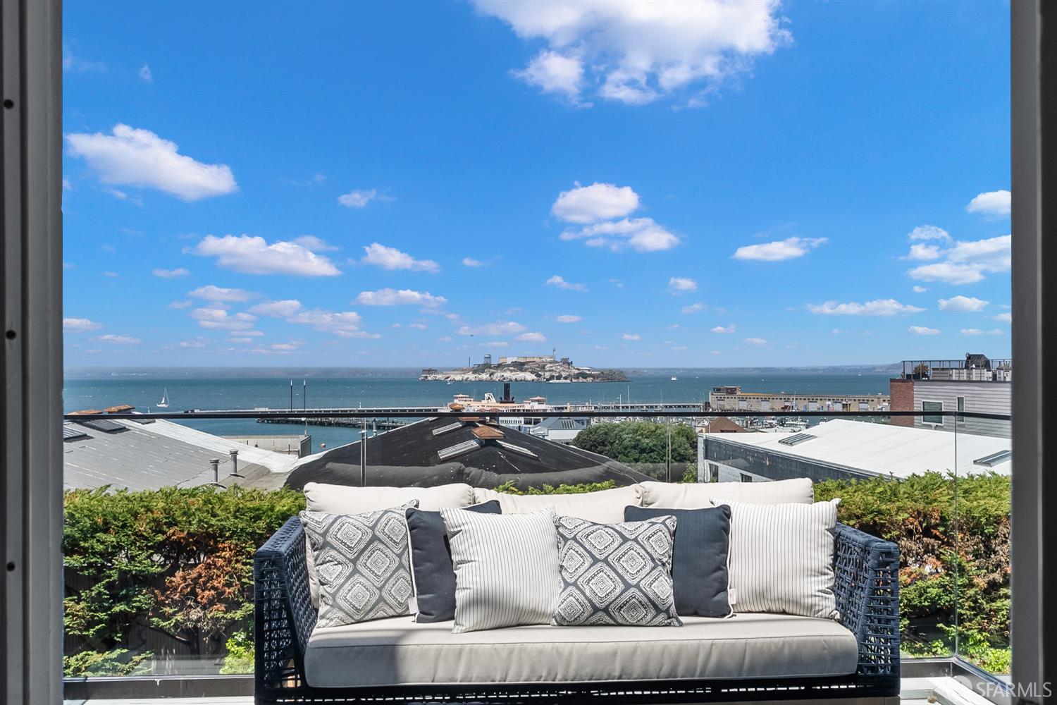 Detail Gallery Image 15 of 82 For 844 North Point St, San Francisco,  CA 94109 - 2 Beds | 2 Baths