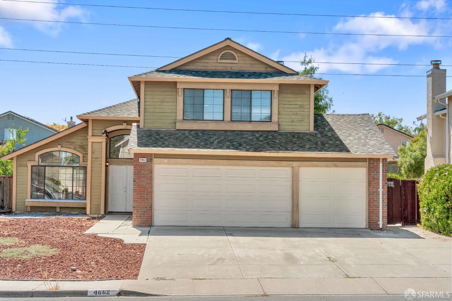 Detail Gallery Image 2 of 34 For 4662 Country Hills Dr, Antioch,  CA 94531 - 5 Beds | 3 Baths