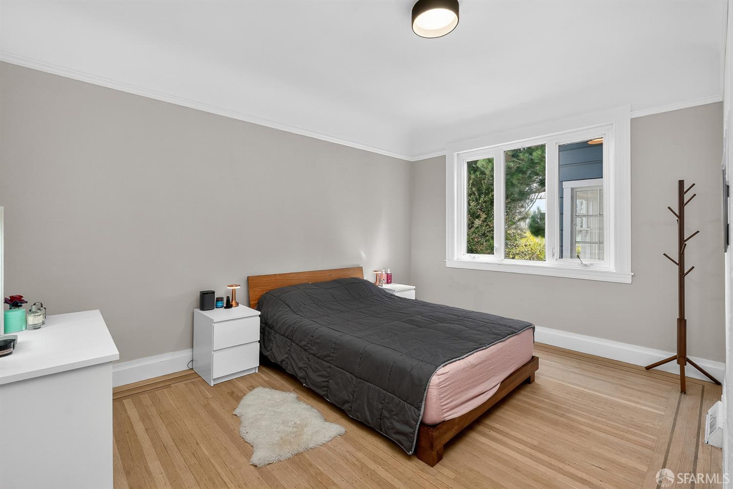 Detail Gallery Image 11 of 28 For 49 Theresa St, San Francisco,  CA 94112 - 5 Beds | 2 Baths