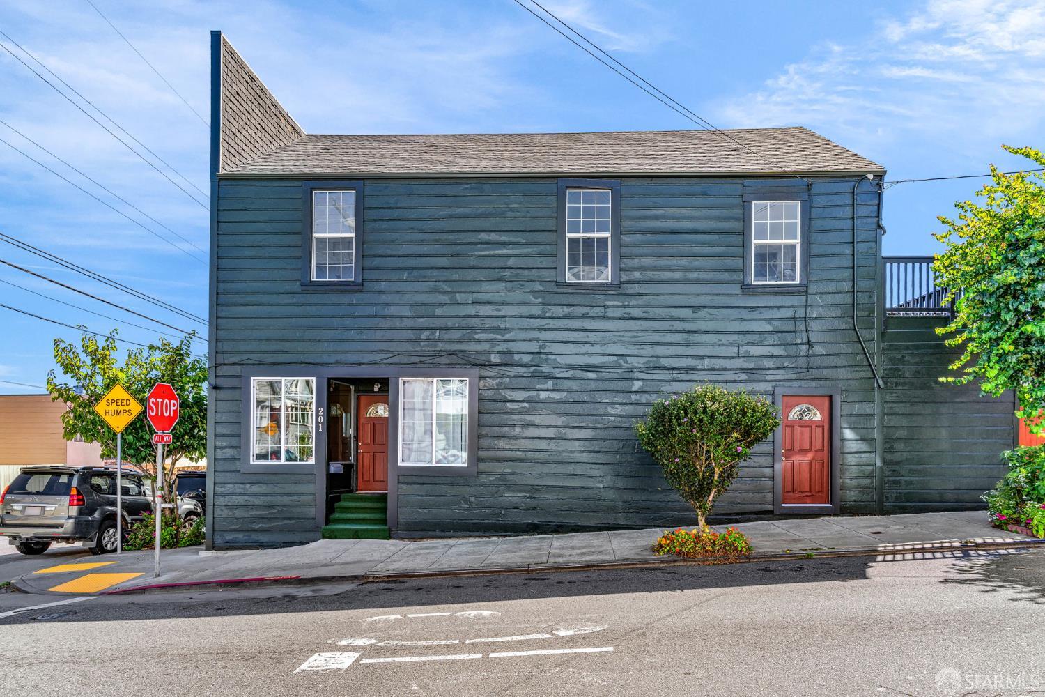 Detail Gallery Image 29 of 44 For 201 Congdon St, San Francisco,  CA 94112 - 5 Beds | 2 Baths