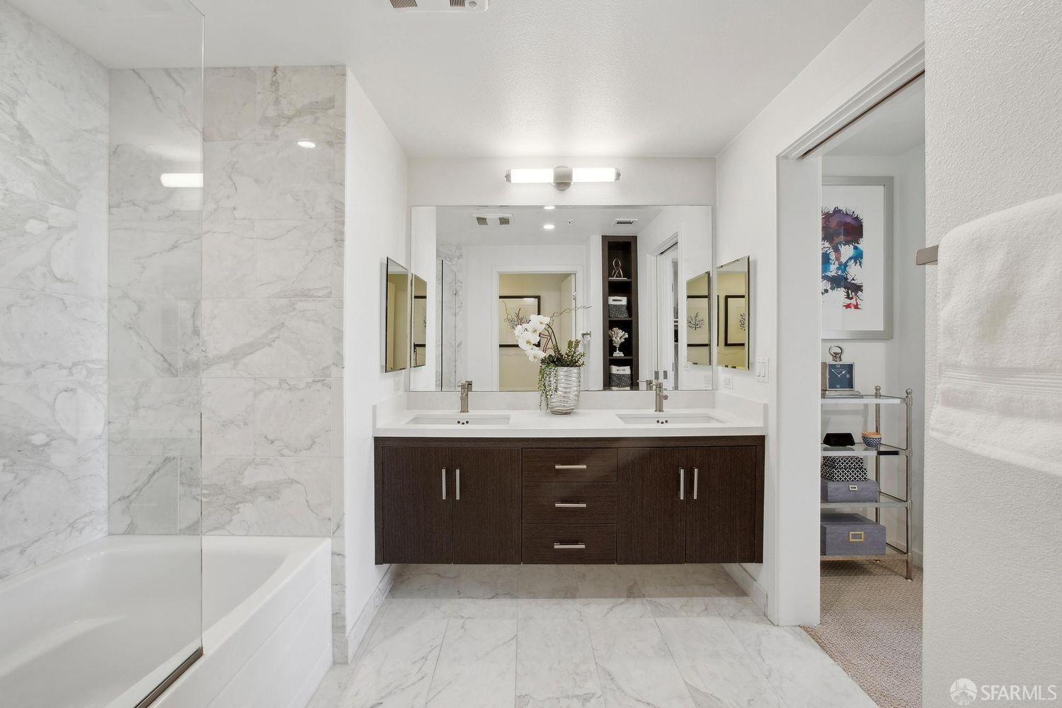 Photo #11: 425064355 Listing: Photo #11