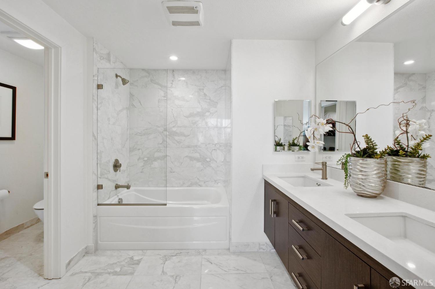 Photo #12: 425064355 Listing: Photo #12
