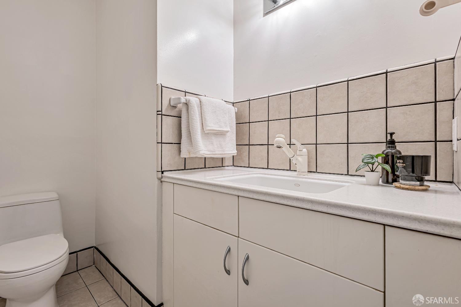 Detail Gallery Image 48 of 64 For 292 Sandpiper Ct, Foster City,  CA 94404 - 3 Beds | 2/1 Baths