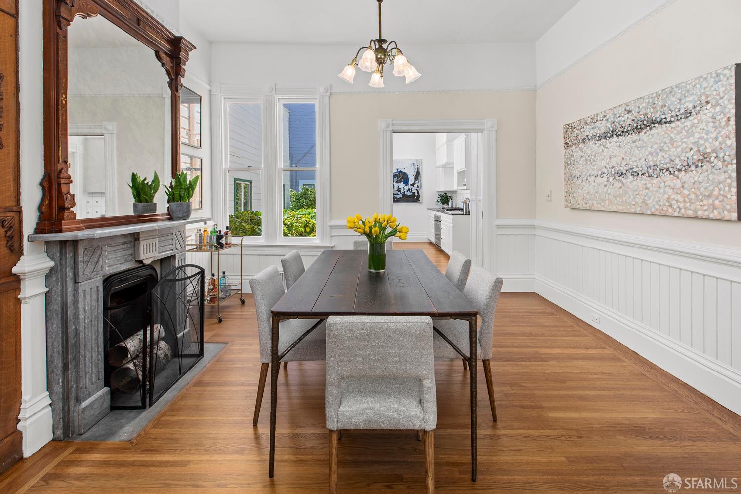 Detail Gallery Image 8 of 23 For 2207 Broderick St, San Francisco,  CA 94115 - 2 Beds | 1/1 Baths