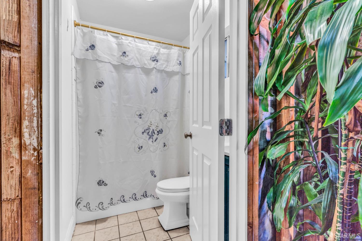 Detail Gallery Image 28 of 44 For 201 Congdon St, San Francisco,  CA 94112 - 5 Beds | 2 Baths