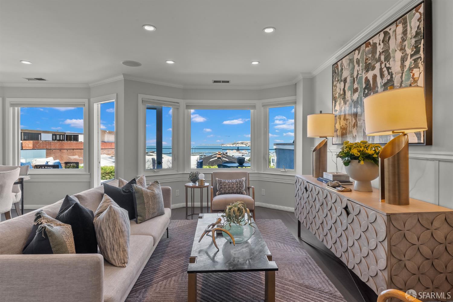 Detail Gallery Image 5 of 82 For 844 North Point St, San Francisco,  CA 94109 - 2 Beds | 2 Baths
