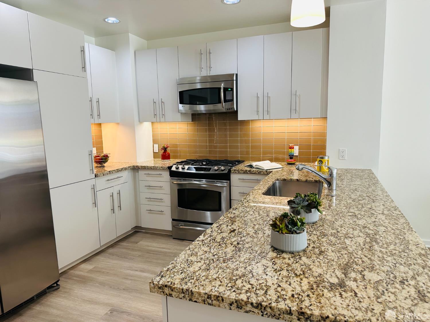 Detail Gallery Image 6 of 26 For 325 Berry St #325,  San Francisco,  CA 94158 - 1 Beds | 1 Baths
