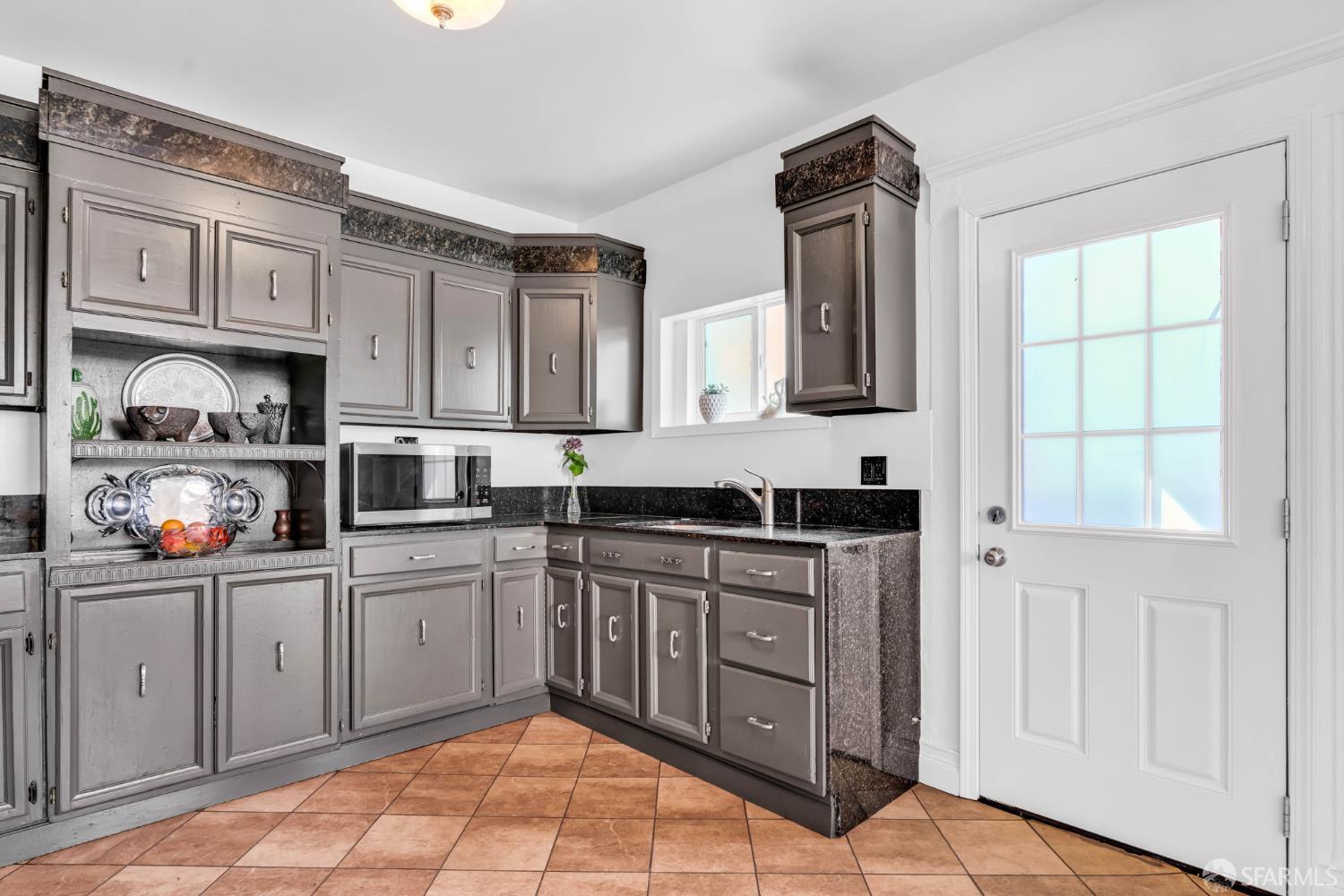 Detail Gallery Image 12 of 44 For 201 Congdon St, San Francisco,  CA 94112 - 5 Beds | 2 Baths