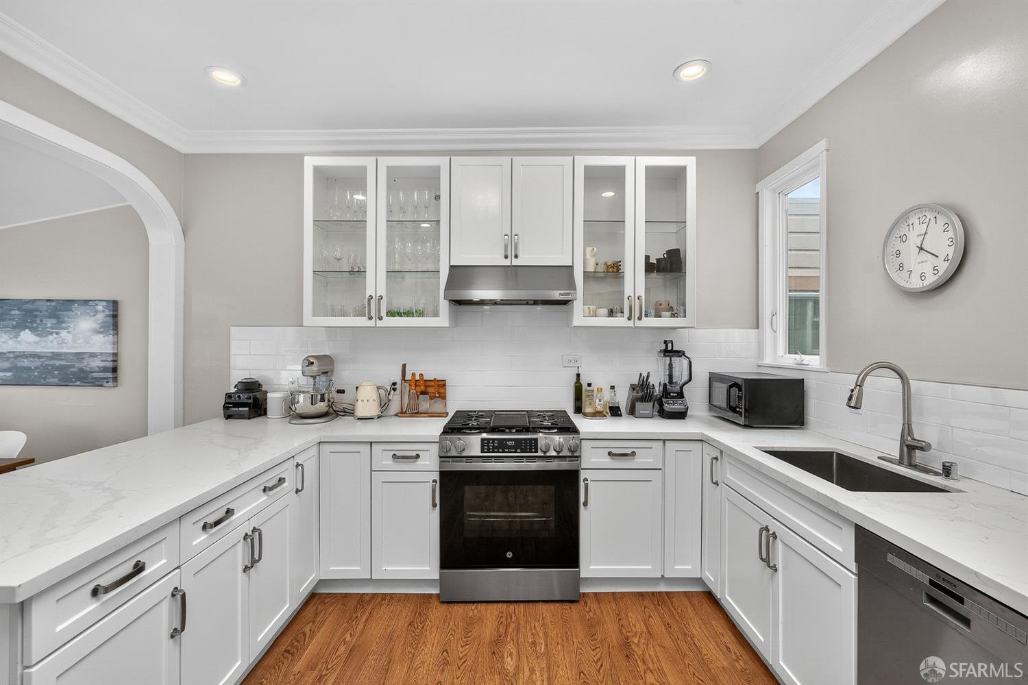 Detail Gallery Image 14 of 28 For 49 Theresa St, San Francisco,  CA 94112 - 5 Beds | 2 Baths