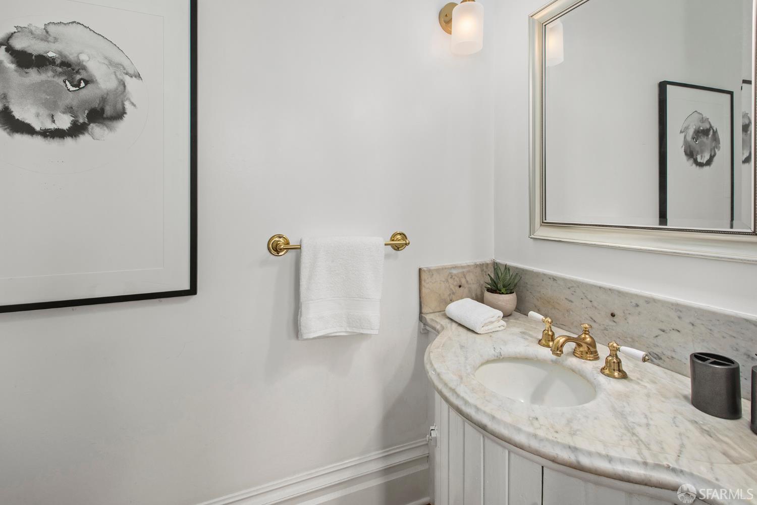 Detail Gallery Image 17 of 23 For 2207 Broderick St, San Francisco,  CA 94115 - 2 Beds | 1/1 Baths