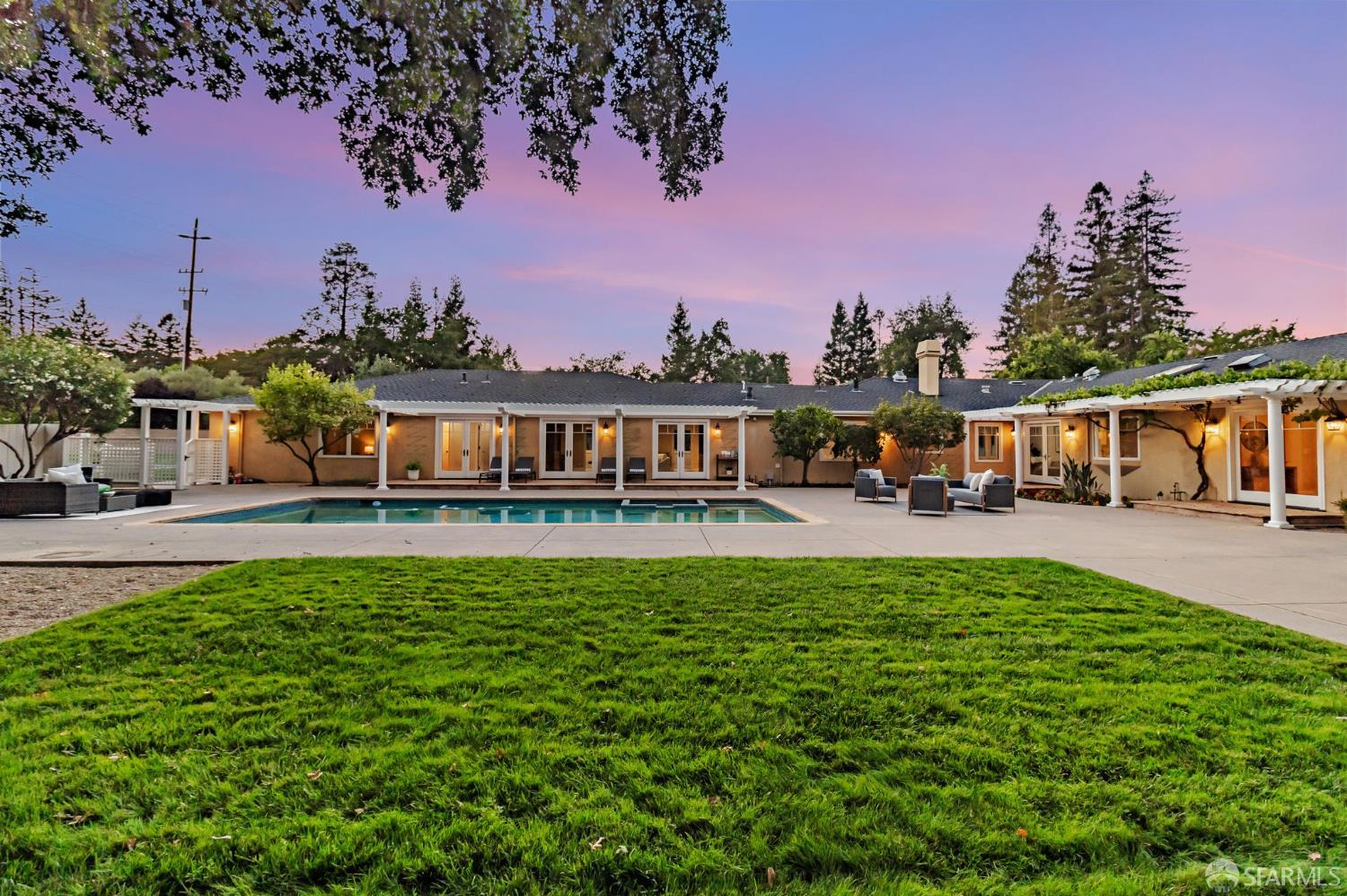 Detail Gallery Image 13 of 43 For 2 Callado Way, Atherton,  CA 94027 - 5 Beds | 4/1 Baths