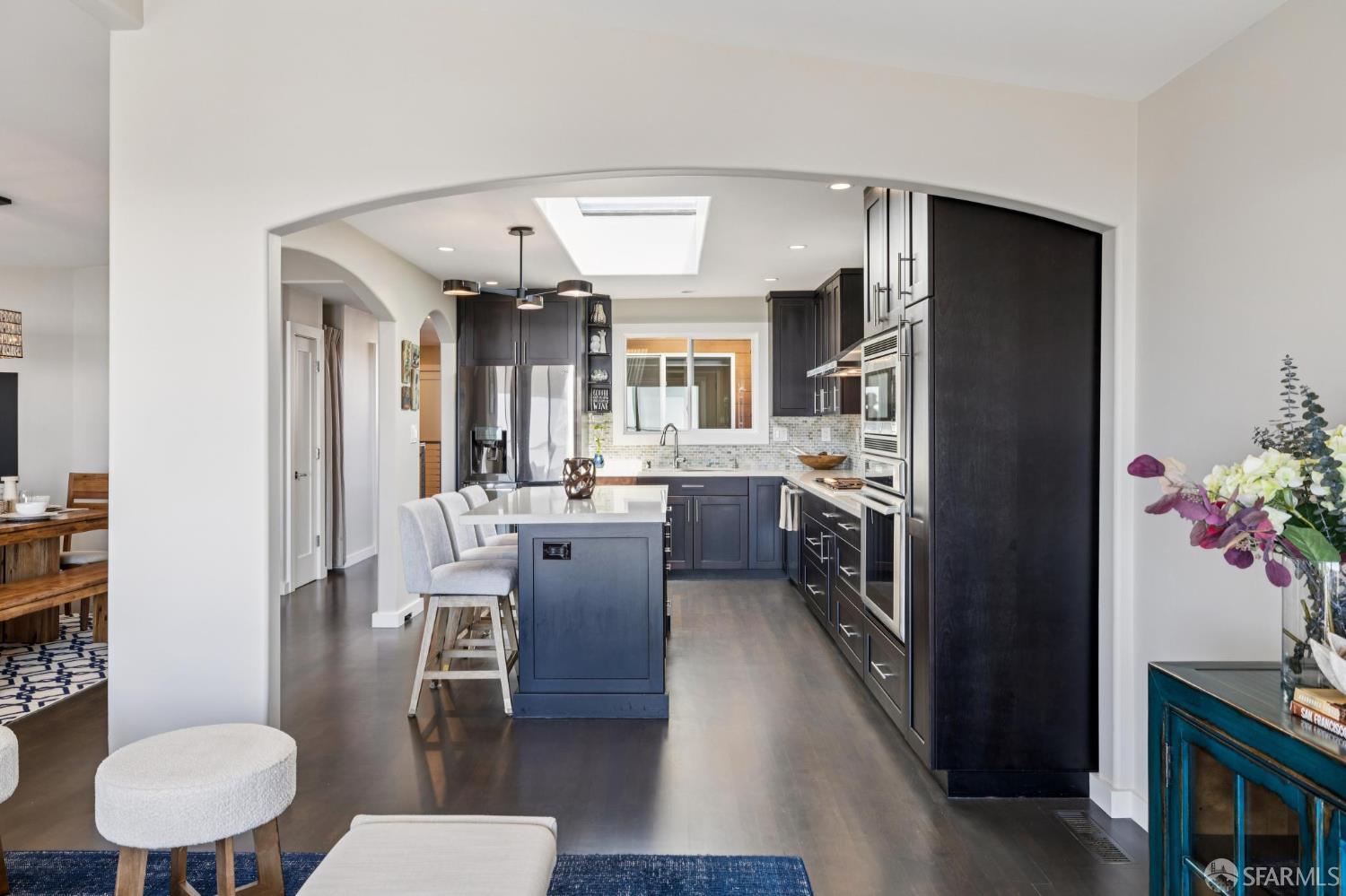 Detail Gallery Image 9 of 93 For 2123 Funston Ave, San Francisco,  CA 94116 - 4 Beds | 3/1 Baths