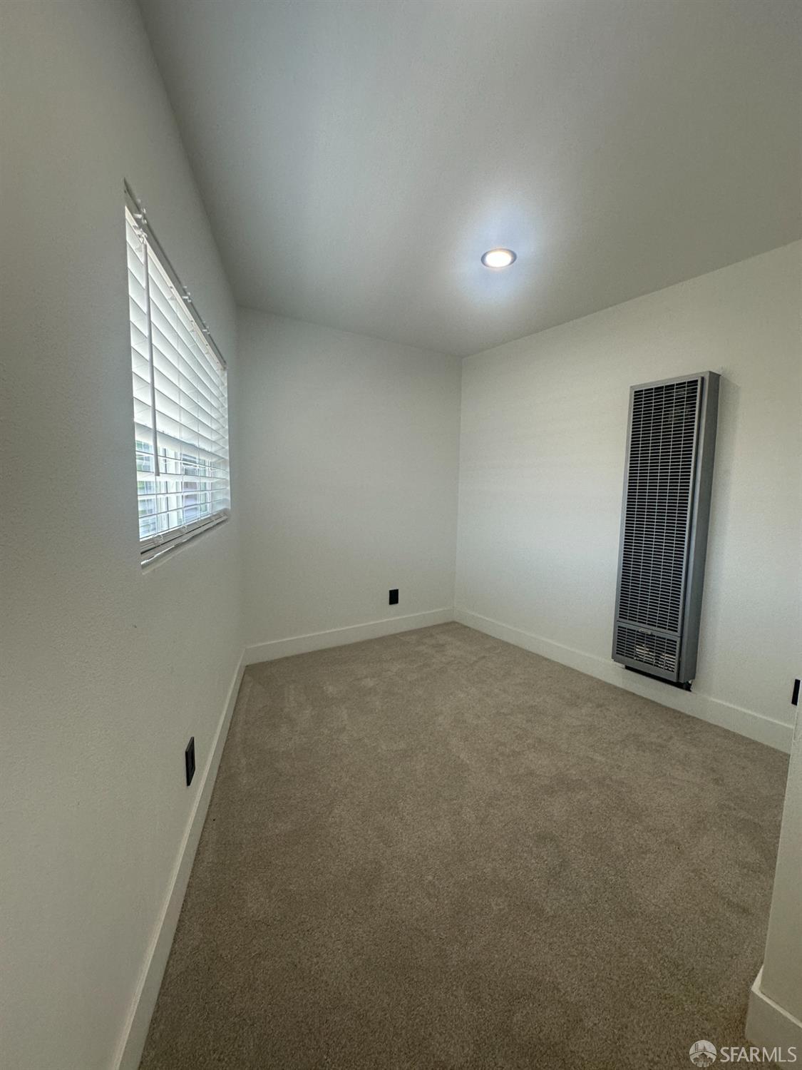 Detail Gallery Image 17 of 28 For 370 Clara St, Oakland,  CA 94603 - 7 Beds | 3 Baths