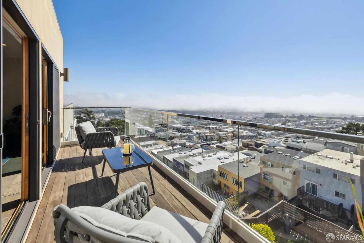 Detail Gallery Image 30 of 93 For 2123 Funston Ave, San Francisco,  CA 94116 - 4 Beds | 3/1 Baths