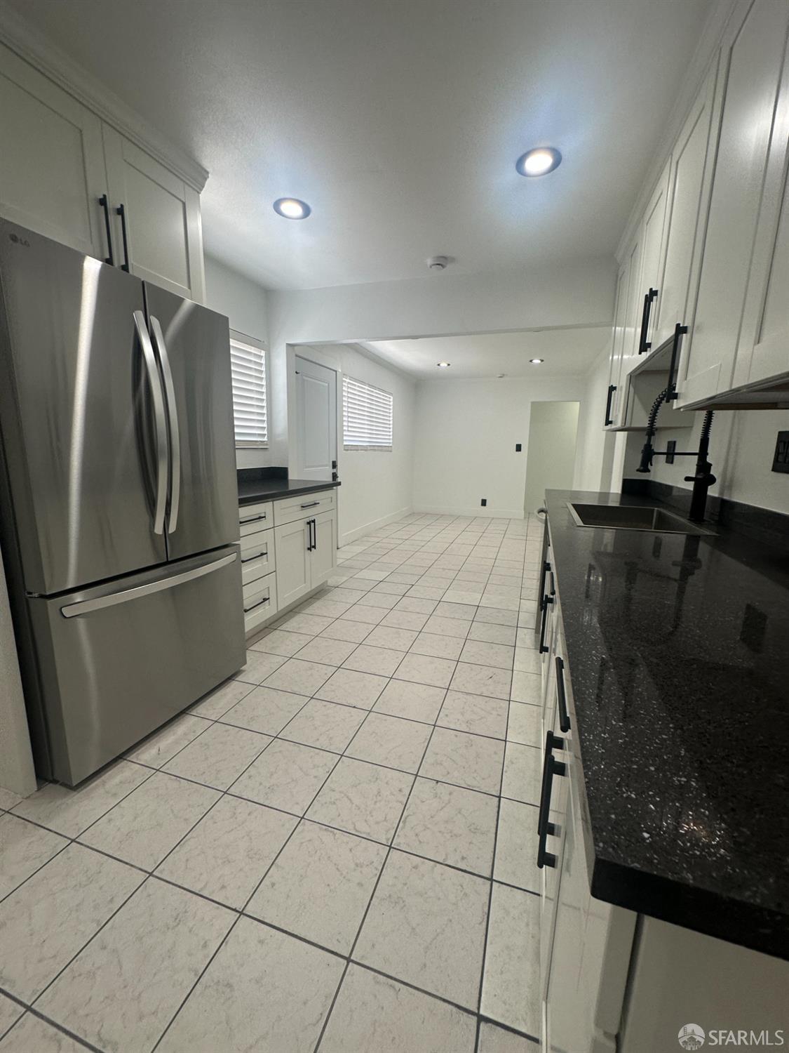 Detail Gallery Image 7 of 28 For 370 Clara St, Oakland,  CA 94603 - 7 Beds | 3 Baths