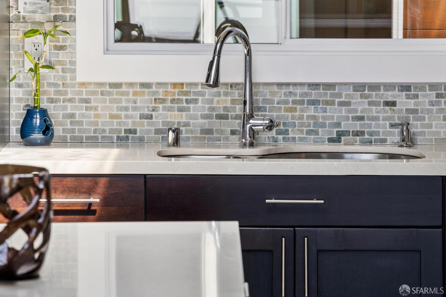 Detail Gallery Image 8 of 93 For 2123 Funston Ave, San Francisco,  CA 94116 - 4 Beds | 3/1 Baths