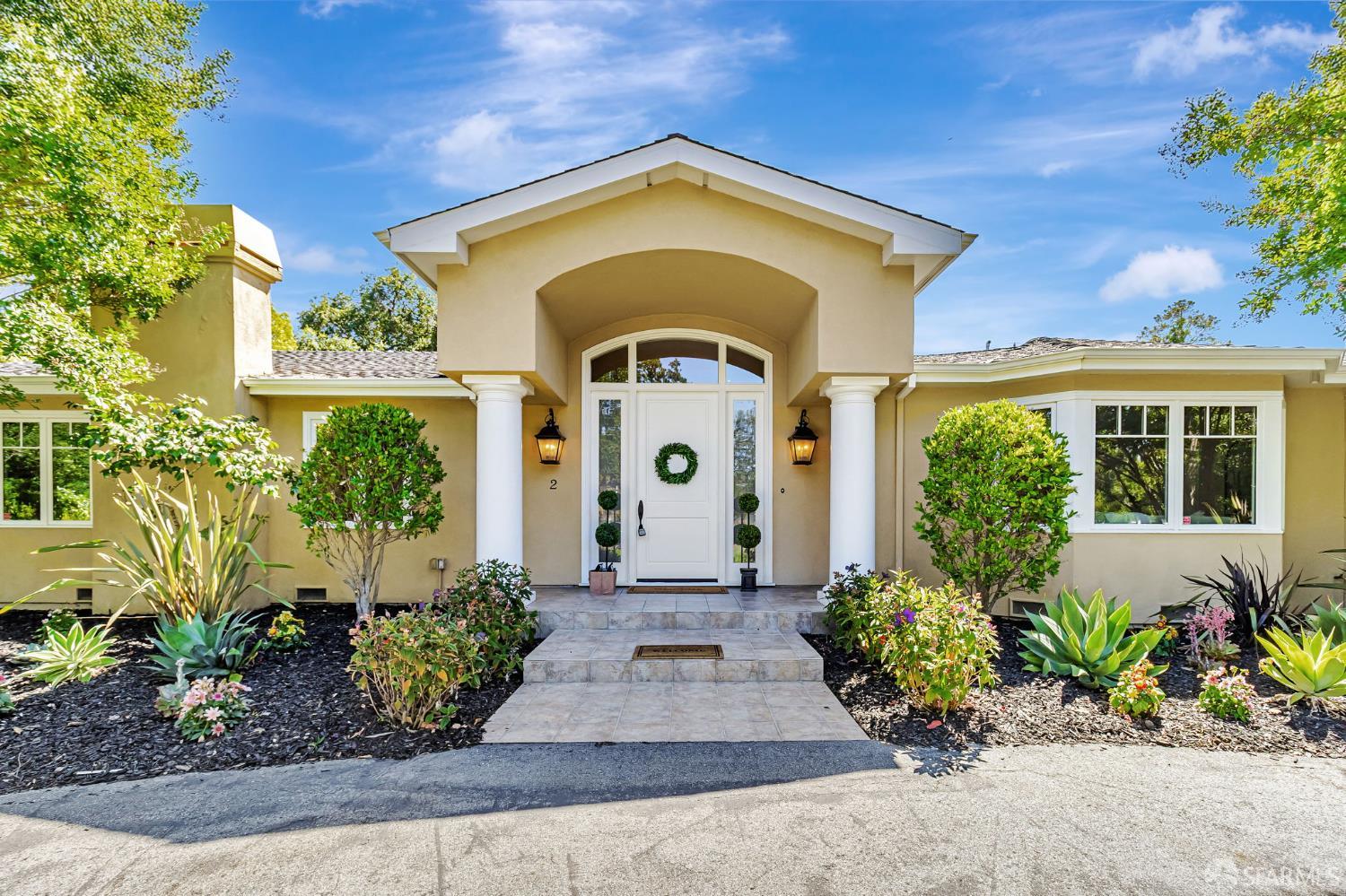 Detail Gallery Image 4 of 43 For 2 Callado Way, Atherton,  CA 94027 - 5 Beds | 4/1 Baths