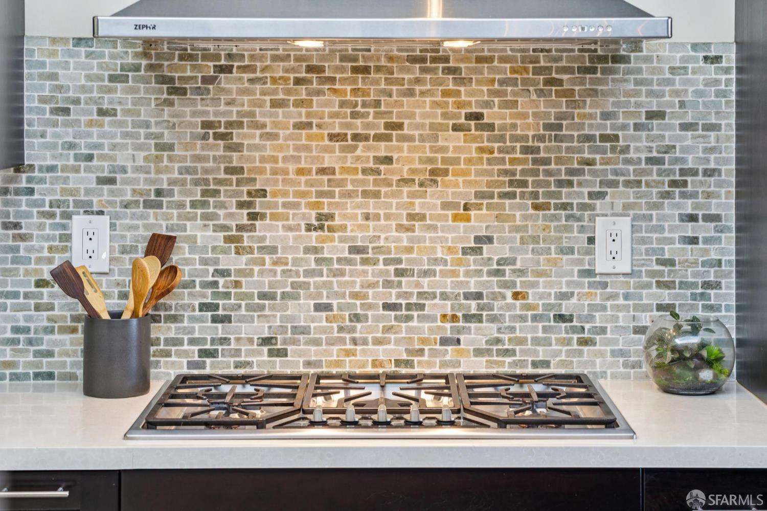 Detail Gallery Image 11 of 93 For 2123 Funston Ave, San Francisco,  CA 94116 - 4 Beds | 3/1 Baths