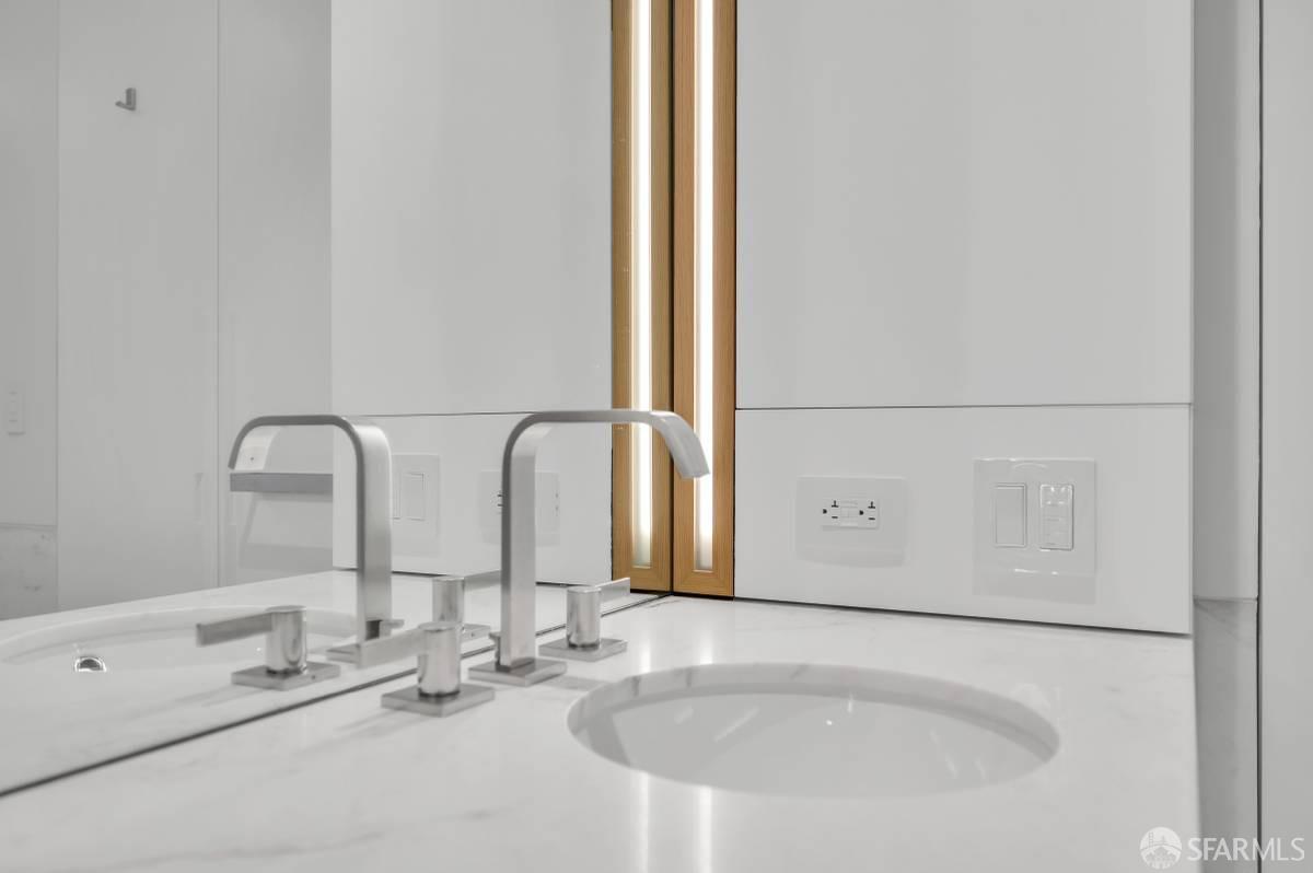 Detail Gallery Image 12 of 25 For 1 Steuart Ln #501,  San Francisco,  CA 94105 - 2 Beds | 3 Baths