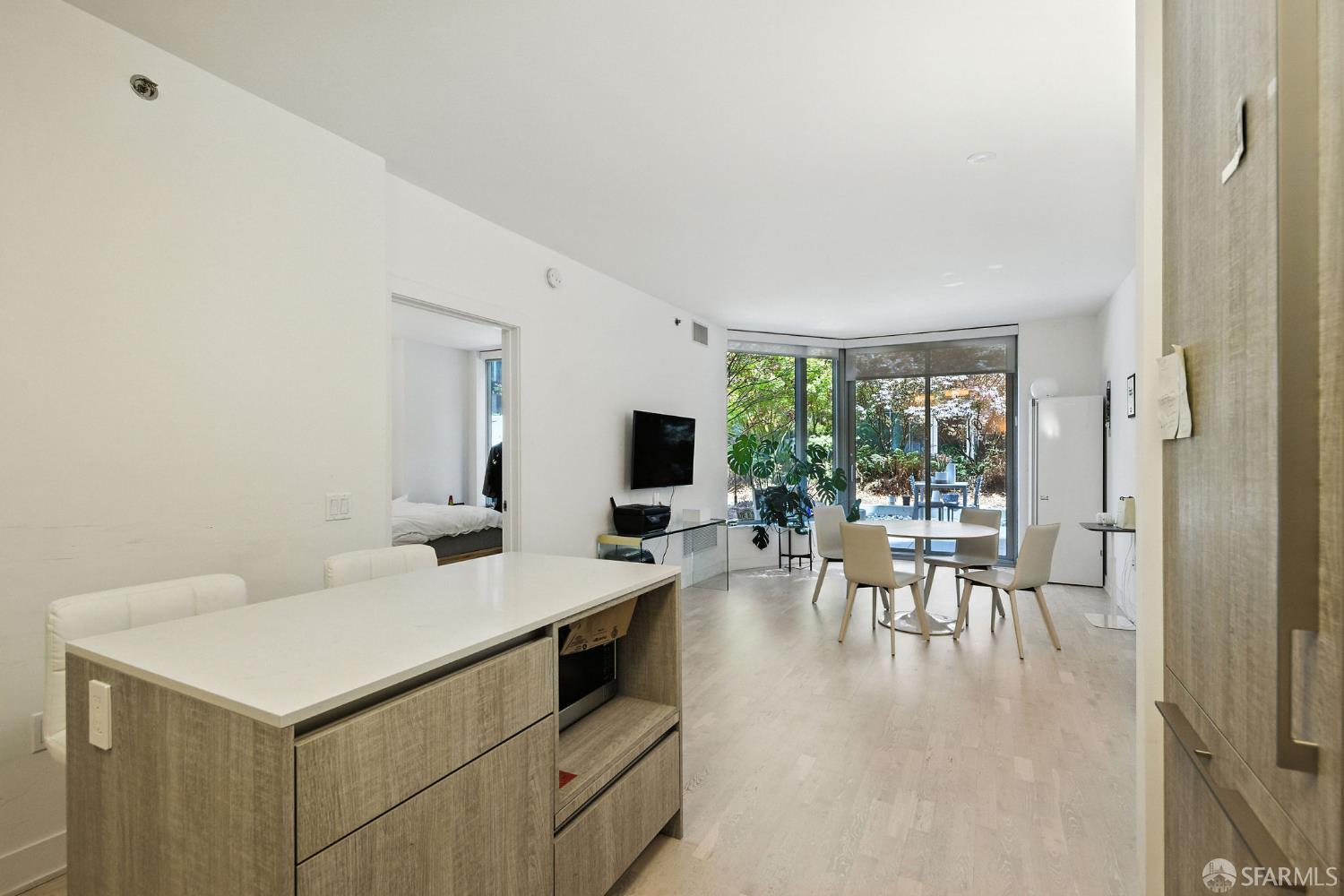 Detail Gallery Image 2 of 41 For 333 Beale St 3c,  San Francisco,  CA 94105 - 1 Beds | 1/1 Baths