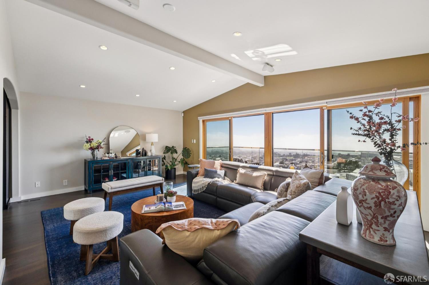 Detail Gallery Image 24 of 93 For 2123 Funston Ave, San Francisco,  CA 94116 - 4 Beds | 3/1 Baths