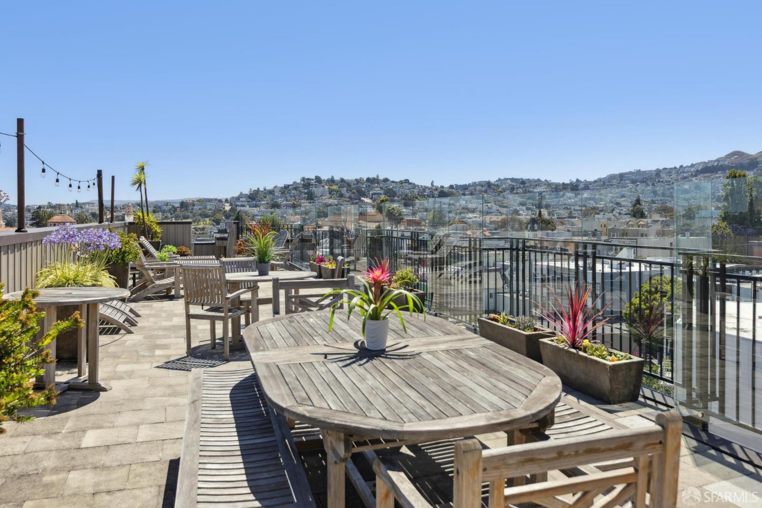 Detail Gallery Image 20 of 31 For 8 Landers St #301,  San Francisco,  CA 94114 - 2 Beds | 2 Baths