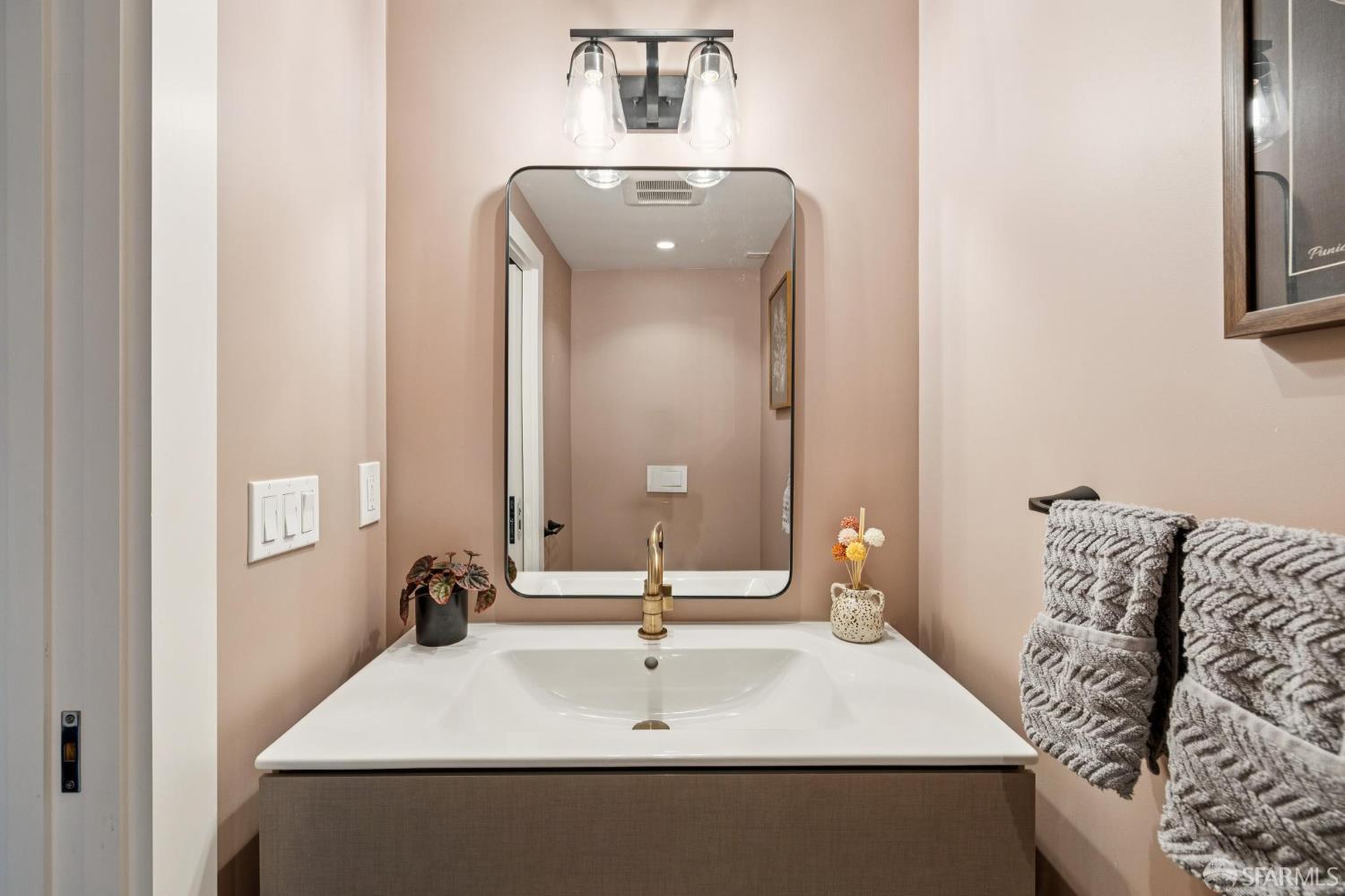 Detail Gallery Image 70 of 93 For 2123 Funston Ave, San Francisco,  CA 94116 - 4 Beds | 3/1 Baths
