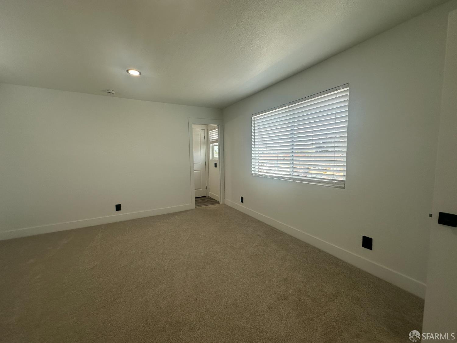 Detail Gallery Image 21 of 28 For 370 Clara St, Oakland,  CA 94603 - 7 Beds | 3 Baths