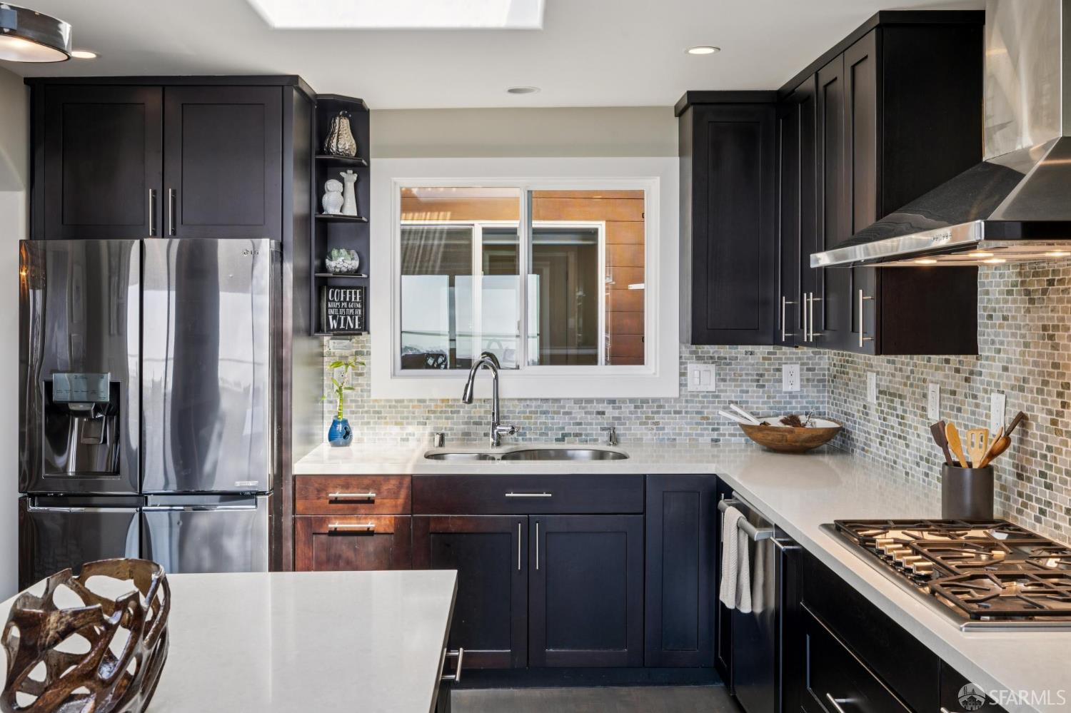 Detail Gallery Image 7 of 93 For 2123 Funston Ave, San Francisco,  CA 94116 - 4 Beds | 3/1 Baths